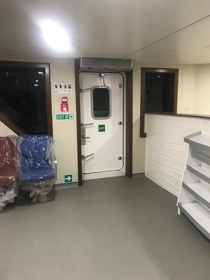 Kapal pelayaran untuk dijual