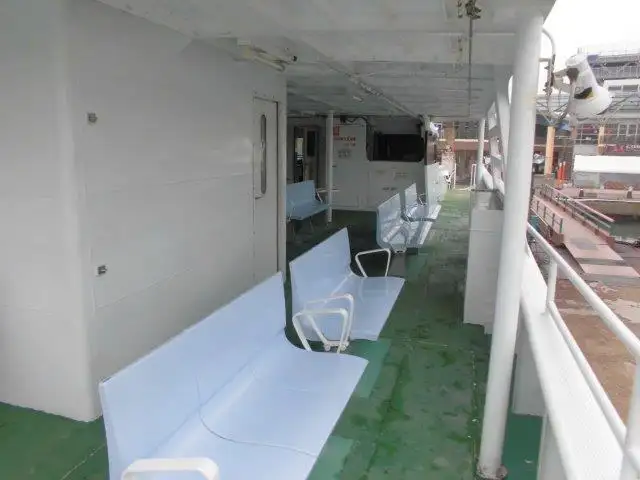 Kapal feri untuk dijual