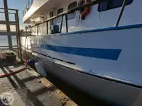 Kapal feri untuk dijual