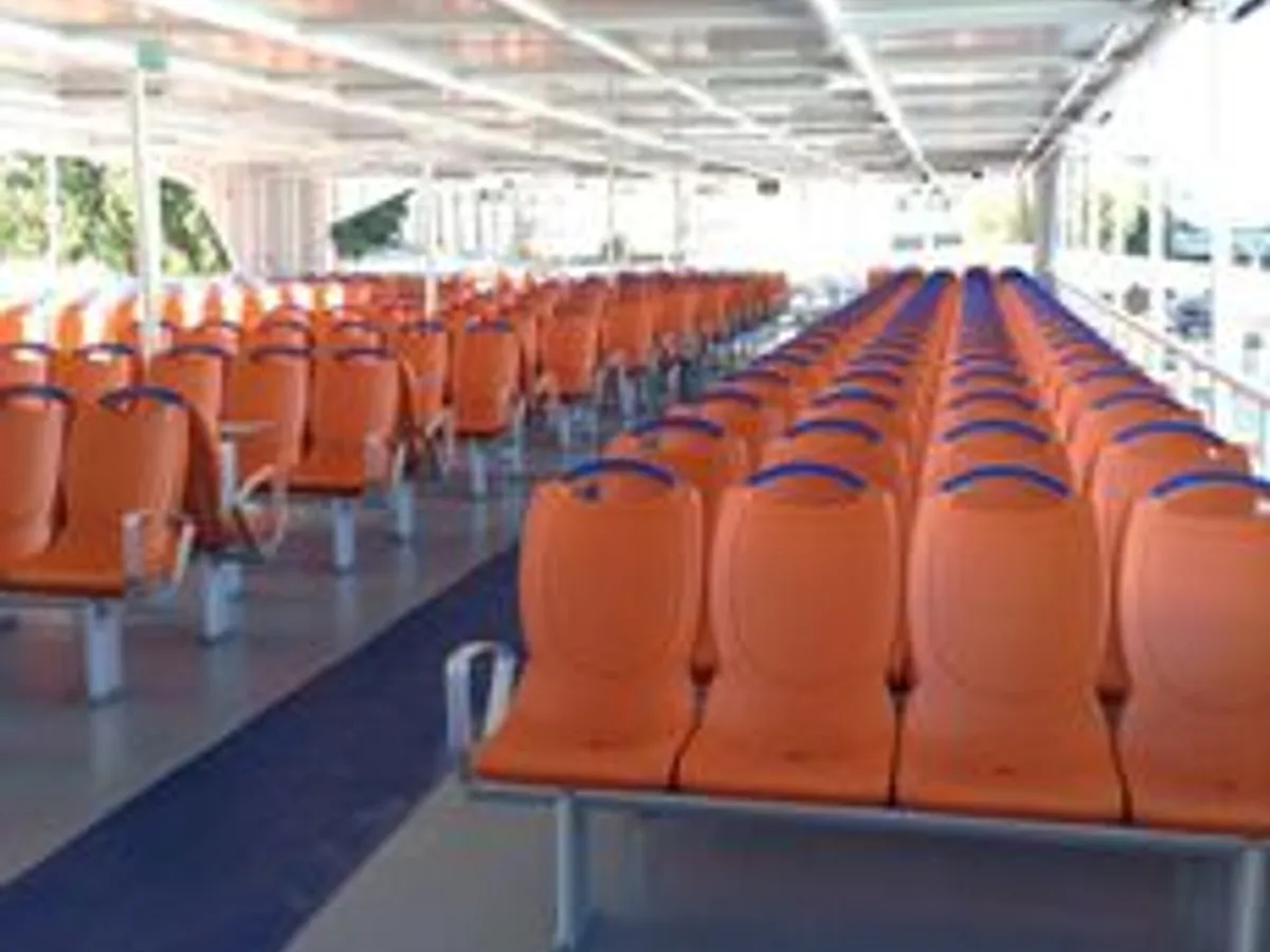 Kapal penumpang untuk dijual