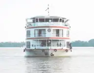 Kapal pelayaran untuk dijual
