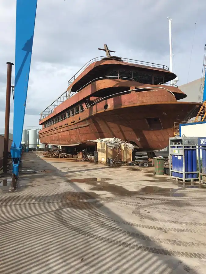 Kapal penumpang untuk dijual