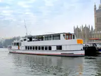 Kapal feri untuk dijual