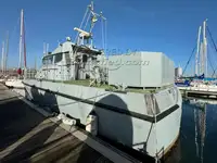 Kapal rondaan untuk dijual
