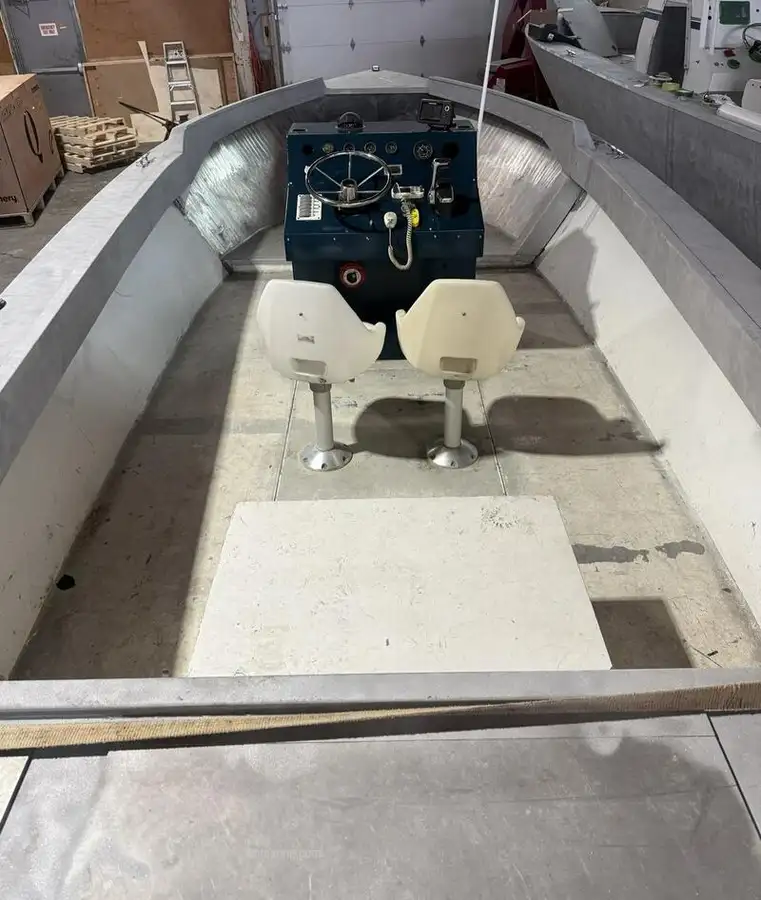 Kapal kerja untuk dijual