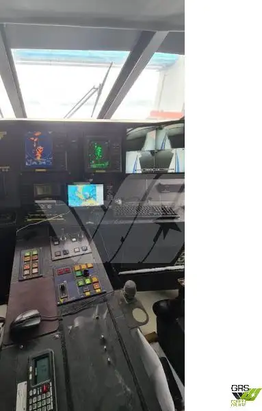 Kapal pelayaran untuk dijual