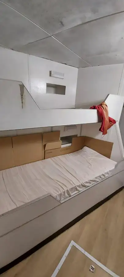 Kapal anak kapal untuk dijual
