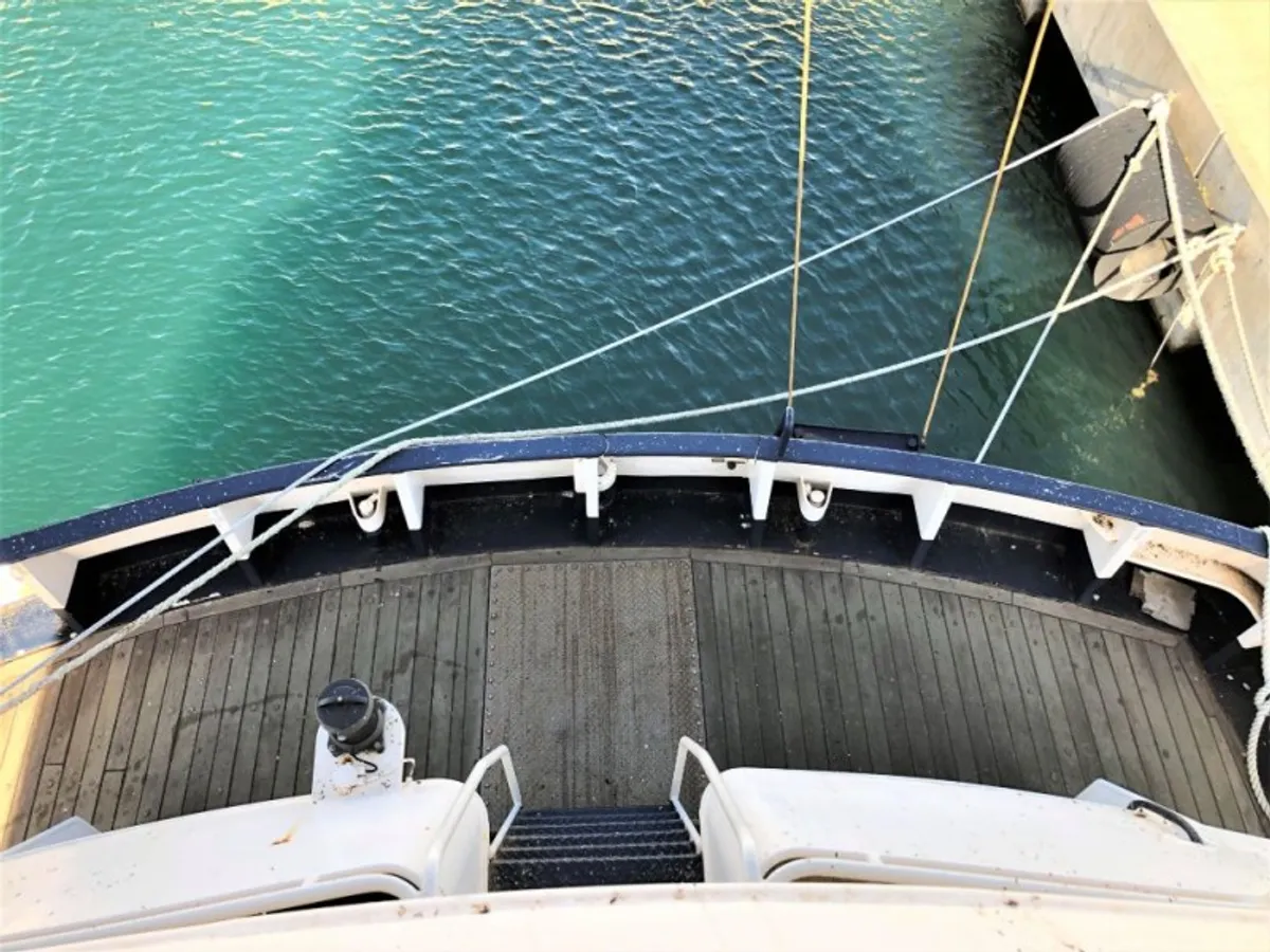 Yacht untuk dijual