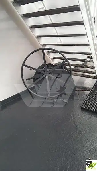 Kapal penginapan untuk dijual
