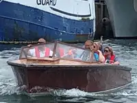 Kapal pelayaran untuk dijual