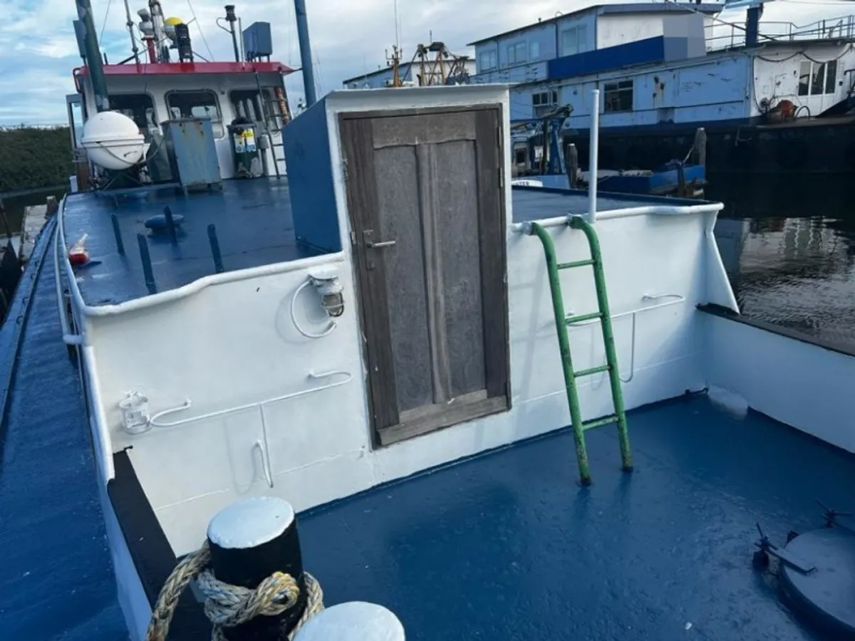 Kapal rondaan untuk dijual
