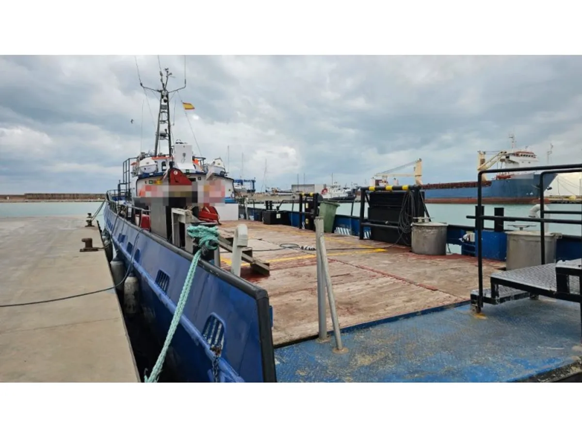 Kapal anak kapal untuk dijual