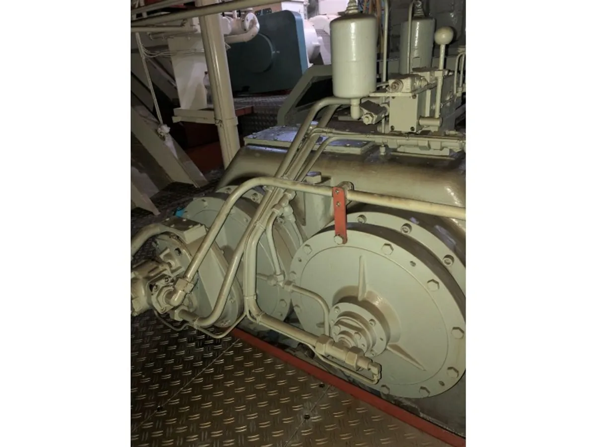 Yacht untuk dijual
