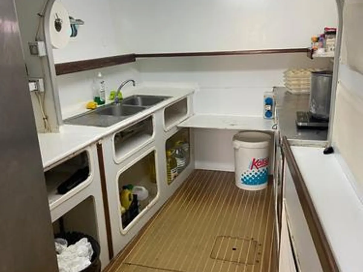 Kapal penumpang untuk dijual
