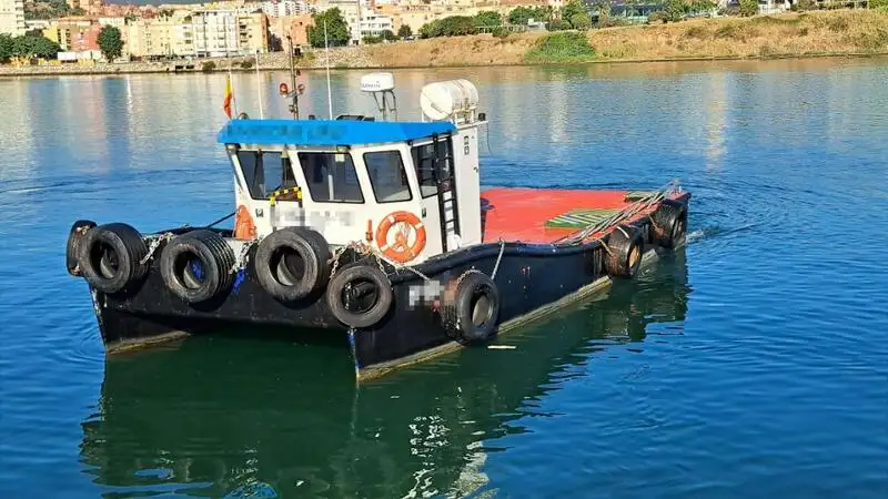 Kapal kerja untuk dijual
