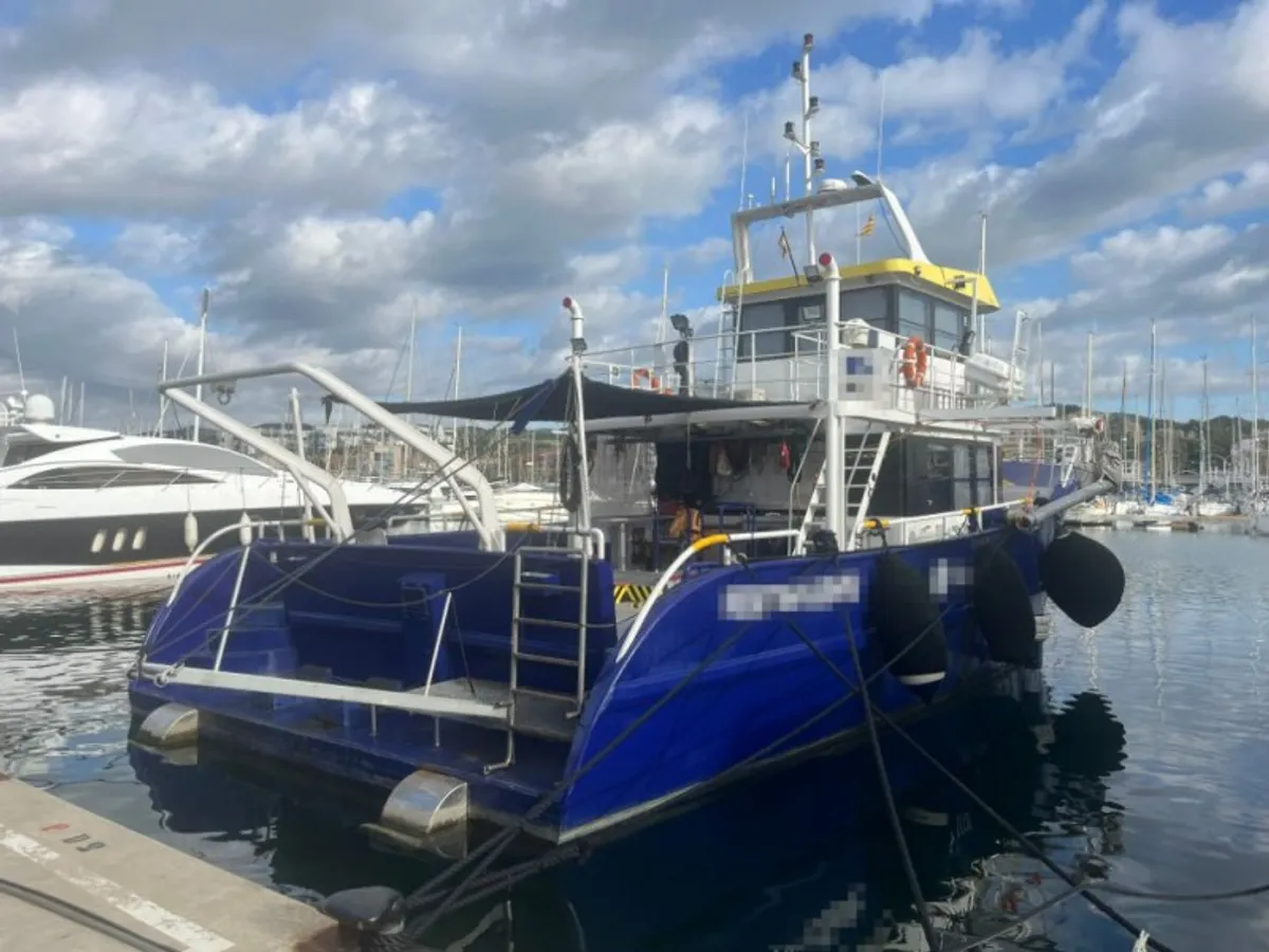 Kapal tinjauan untuk dijual