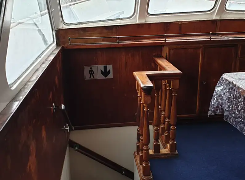Kapal pelayaran untuk dijual