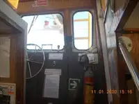 Kapal anak kapal untuk dijual
