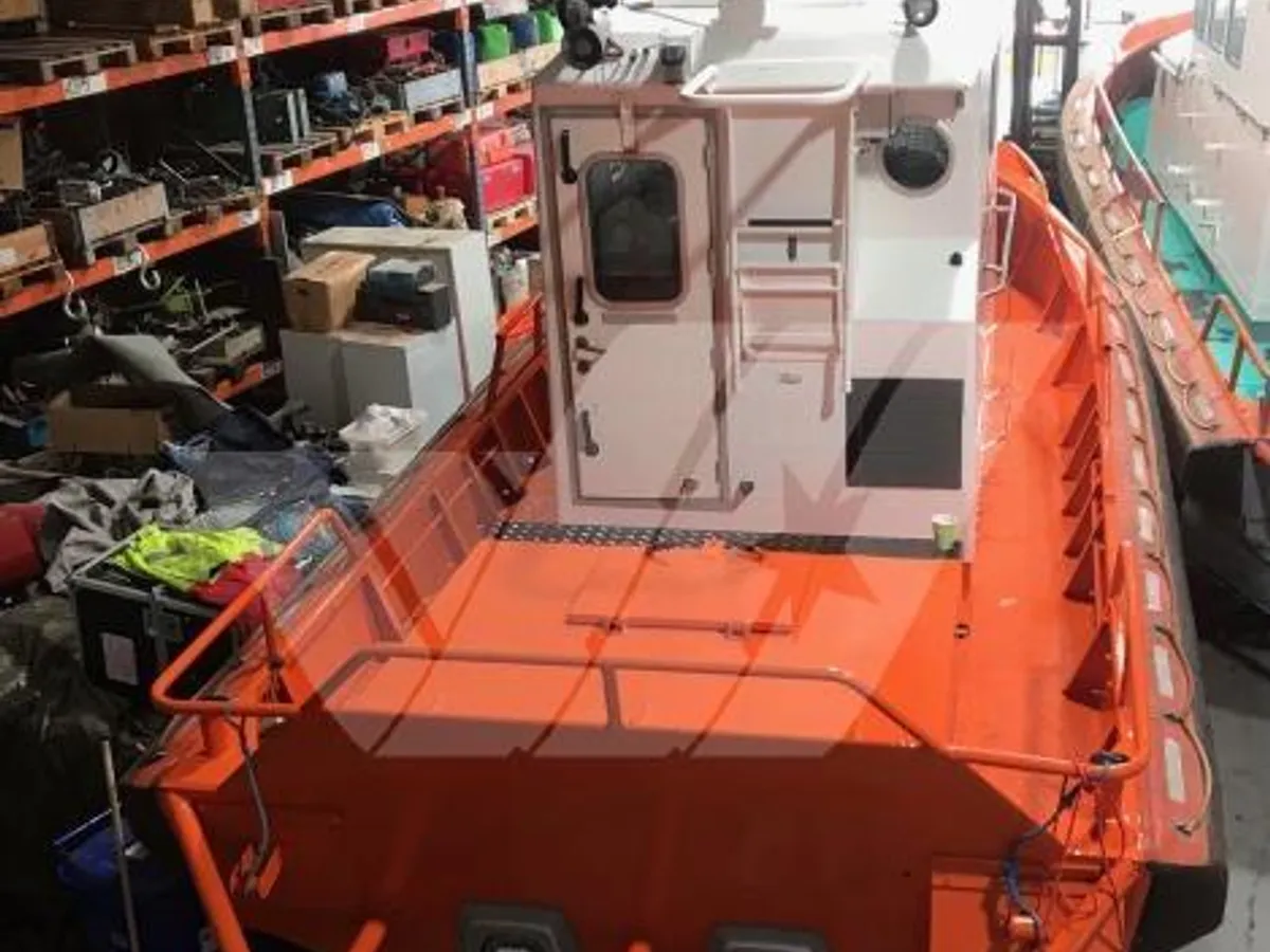 Kapal kerja untuk dijual
