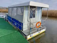 Kapal feri untuk dijual