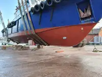 Kapal rondaan untuk dijual