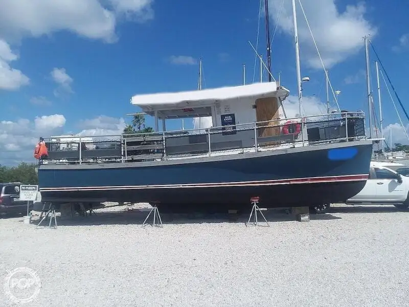 Kapal pelayaran untuk dijual