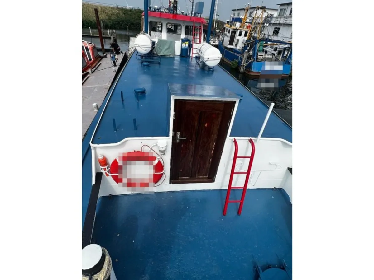 Kapal rondaan untuk dijual