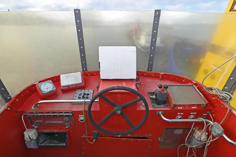 Kapal penyelamat untuk dijual
