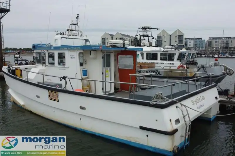 Kapal kerja untuk dijual