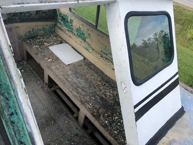 Kapal kerja untuk dijual