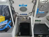 Kapal penyelamat untuk dijual