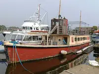 Kapal feri untuk dijual