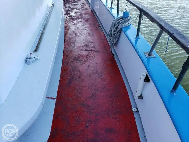 Kapal feri untuk dijual
