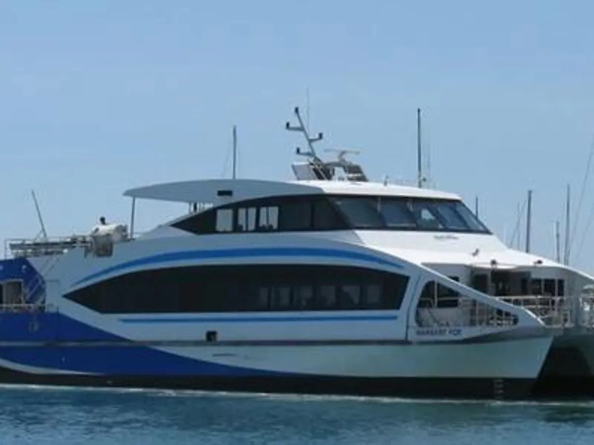 Kapal feri untuk dijual
