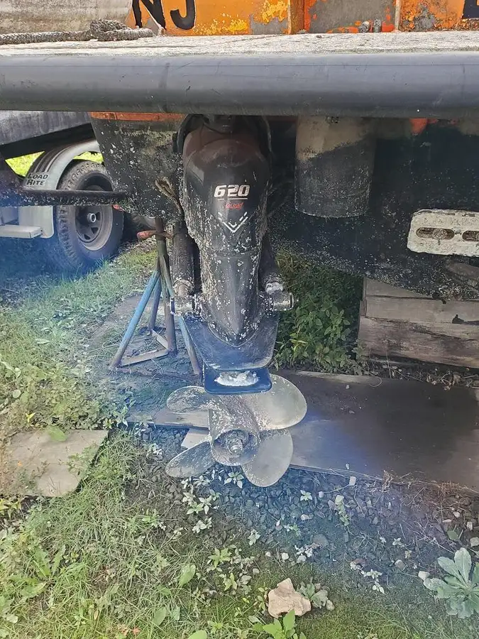 Kapal kerja untuk dijual