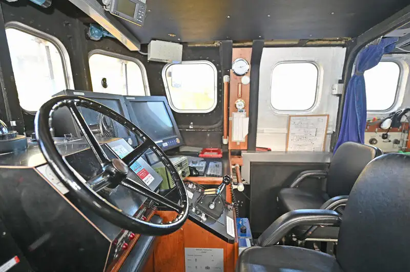 Kapal penyelamat untuk dijual