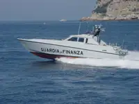 Kapal rondaan untuk dijual