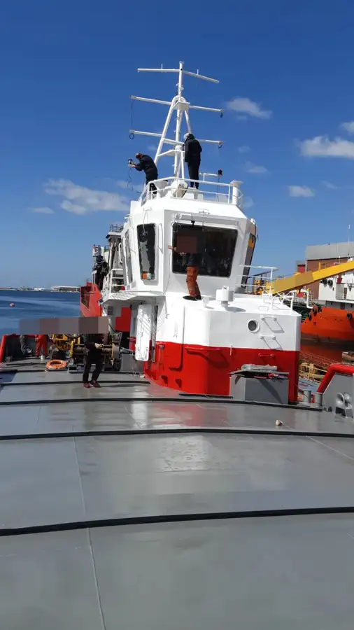 Kapal feri untuk dijual