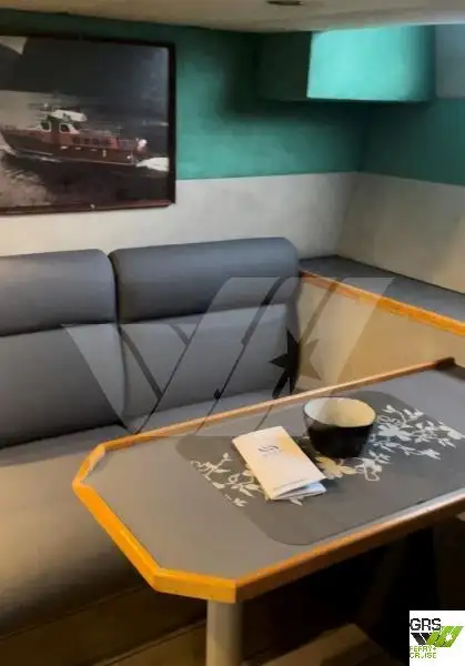 Kapal pelayaran untuk dijual
