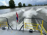 Kapal rondaan untuk dijual