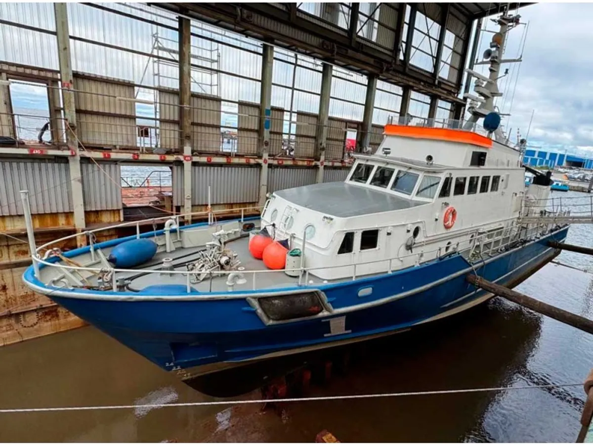 Kapal rondaan untuk dijual
