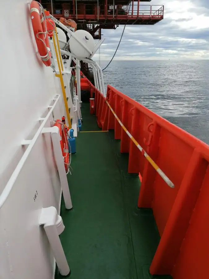 Kapal anak kapal untuk dijual
