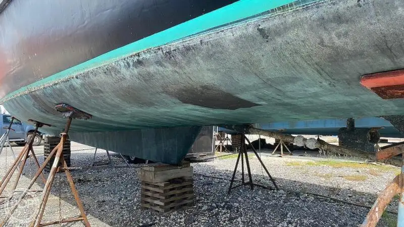 Kapal pelayaran untuk dijual