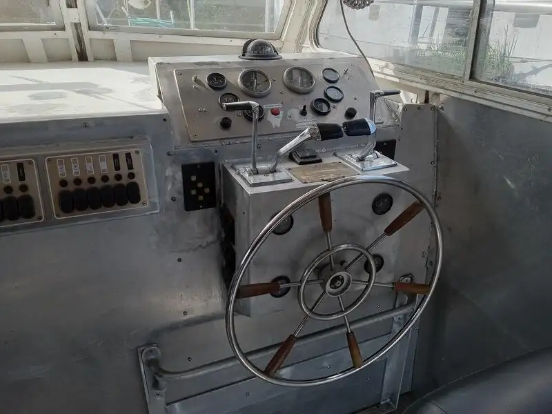 Kapal anak kapal untuk dijual