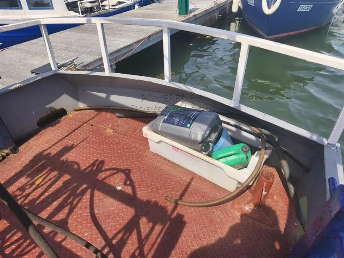 Kapal memancing untuk dijual