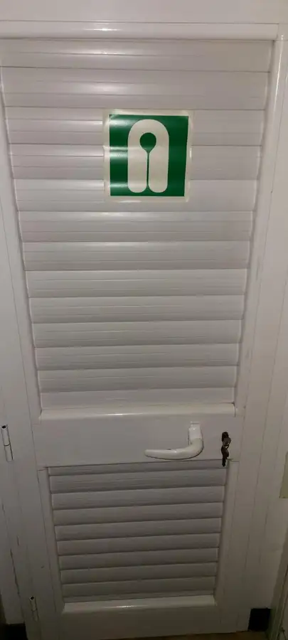 Kapal anak kapal untuk dijual