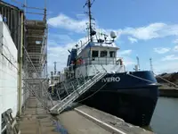 Kapal tinjauan untuk dijual