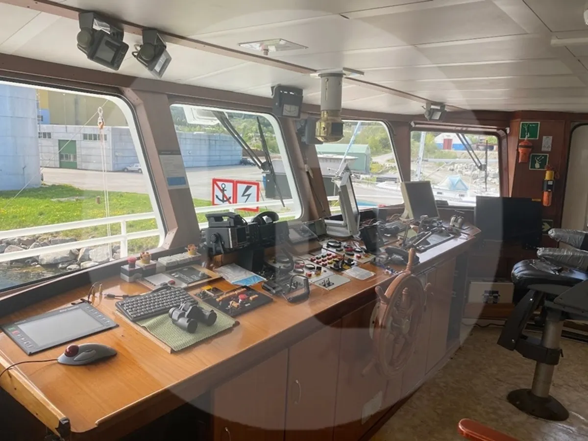 Kapal tinjauan untuk dijual