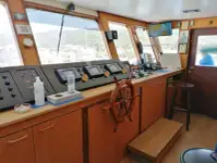 Kapal pelayaran untuk dijual