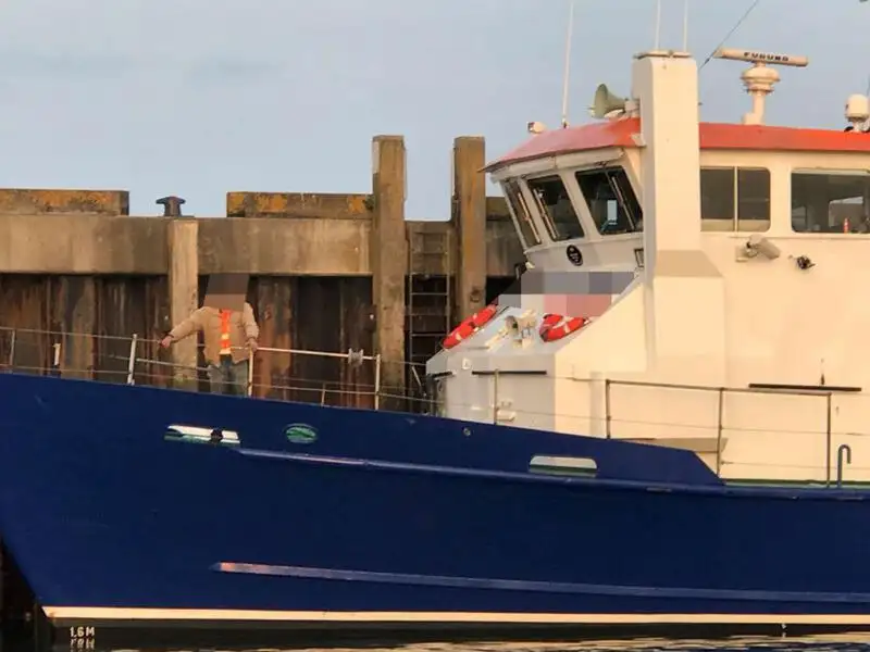 Kapal kerja untuk dijual